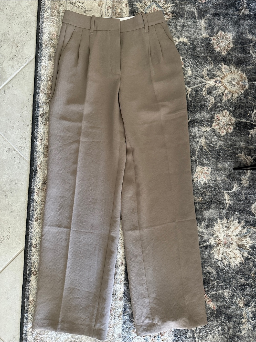 Aritzia The Effortless Wide-Leg Pants in Taupe
